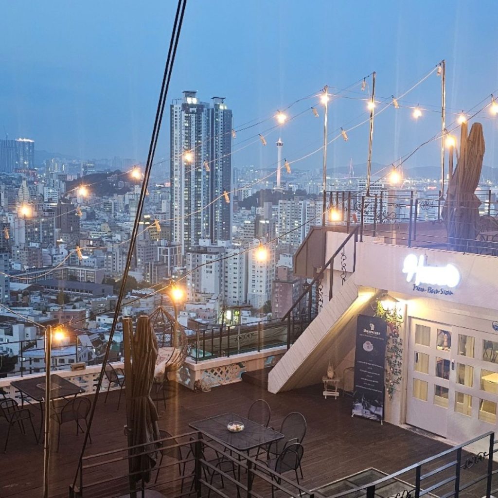 부산 천마산 언덕 풍경